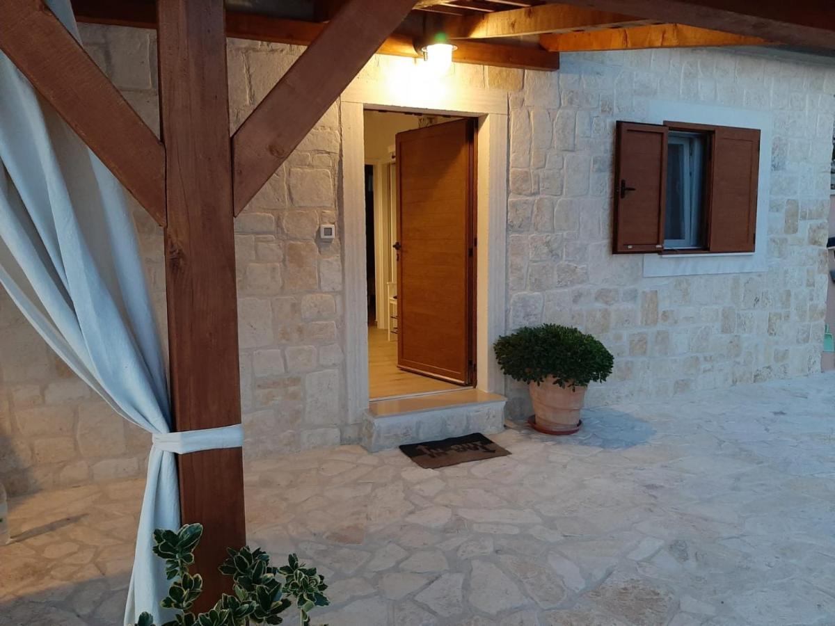 Holiday House Barba - Vrana Pakostane Ngoại thất bức ảnh